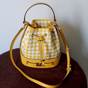 Michael Kors REED Medium Drawstring Belted Intertwined Yellow Bucket Bag NWT